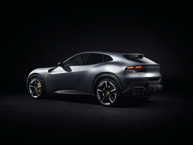 Ferrari-Purosangue-Suv-duoi-xe
