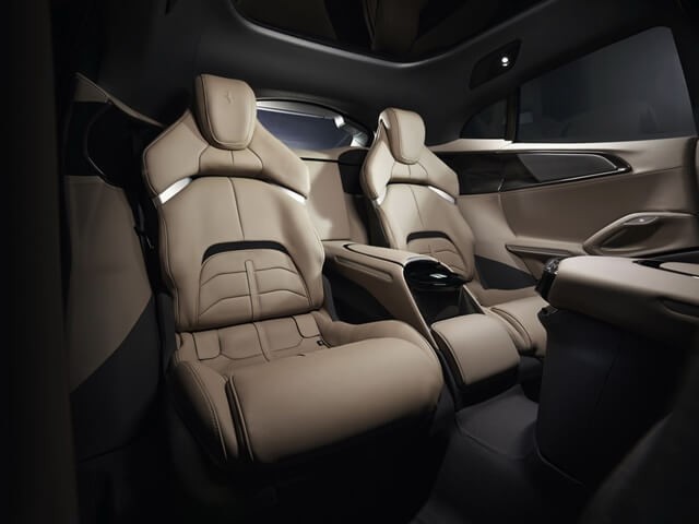 Ferrari-Purosangue-Suv-tran-xe