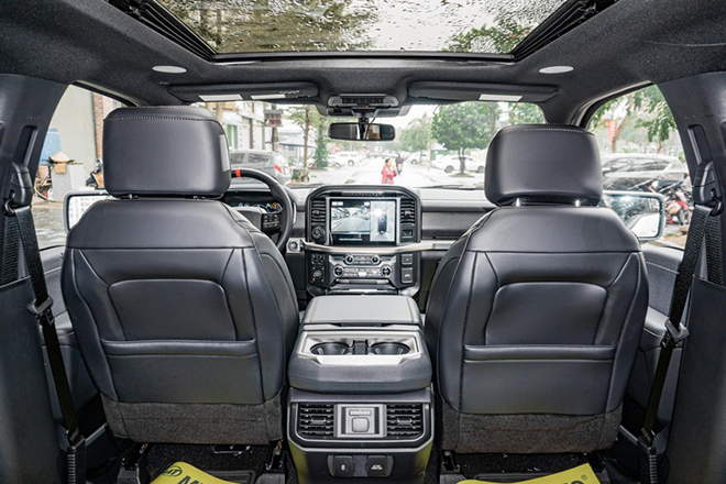 "Đầy bình" xăng Ford F-150 Raptor 2022 hết bao nhiêu tiền? - 6