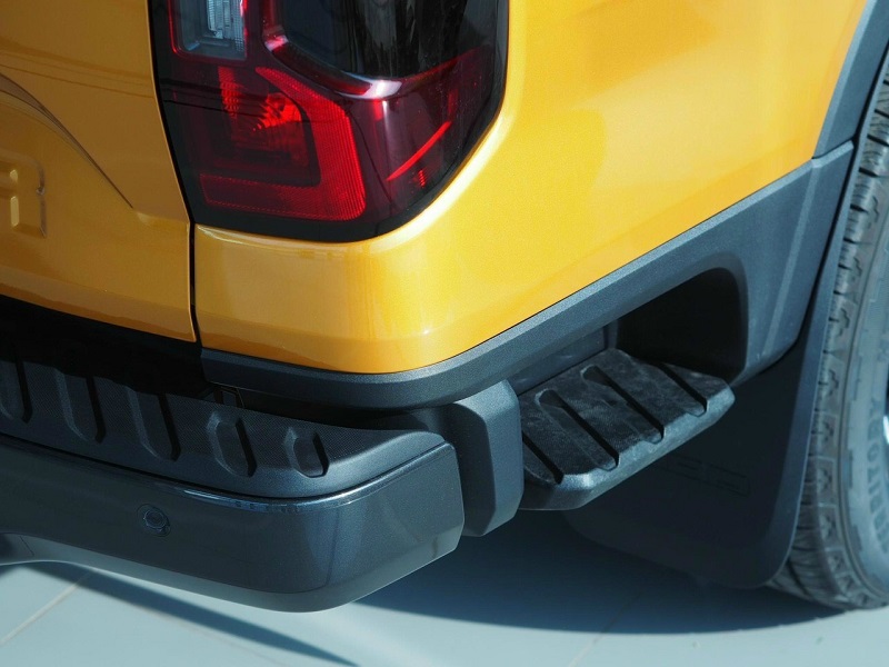 Ford ranger màu vàng