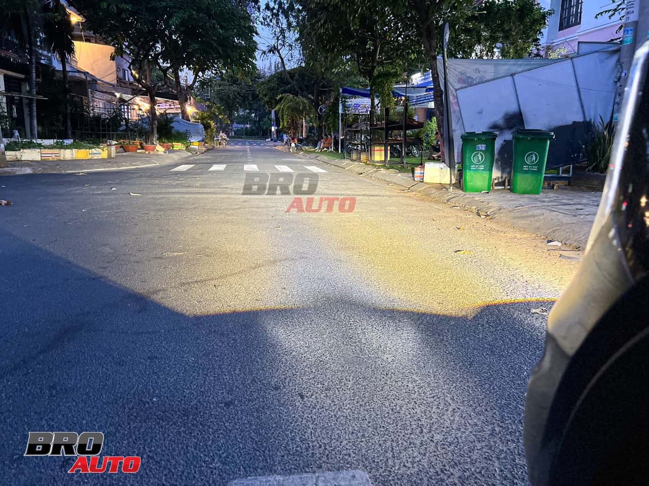 Nhiệt màu 4300K ánh sáng trắng vàng