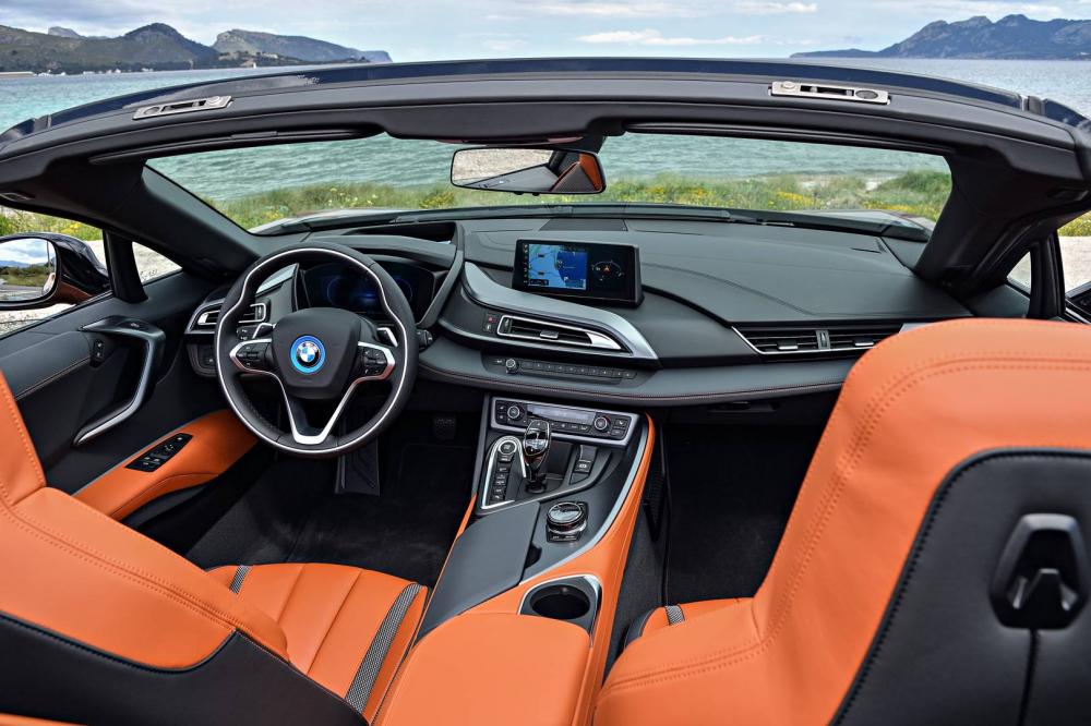 Siêu xe BMW i8 tại Việt Nam có giá bao nhiêu? a15