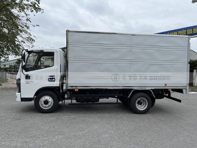 Thùng hàng rộng rãi với chiều cao 1,9 m tải trọng 2 tấn 3