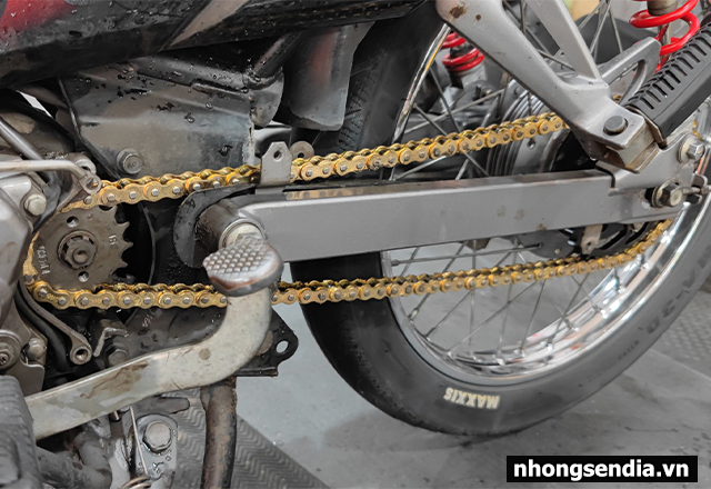 Giá nhông sên dĩa exciter 135 chính hãng - 3