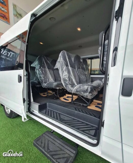 Ford Transit 2023: Giá bán mới nhất, Đánh giá thông số kỹ thuật