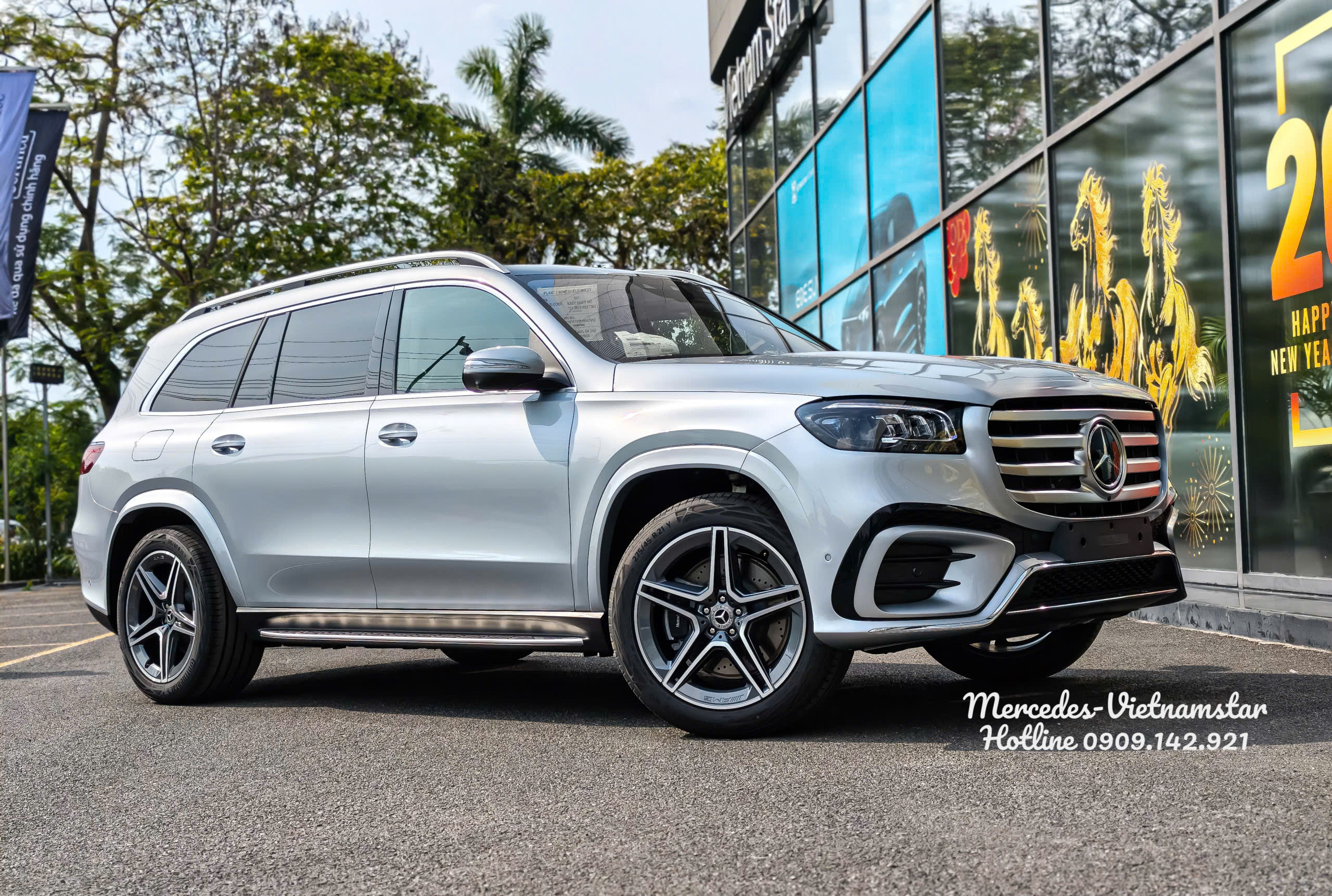 Cụm đèn hậu dạng LED thanh mảnh cực kỳ tinh tế trên Mercedes GLS450