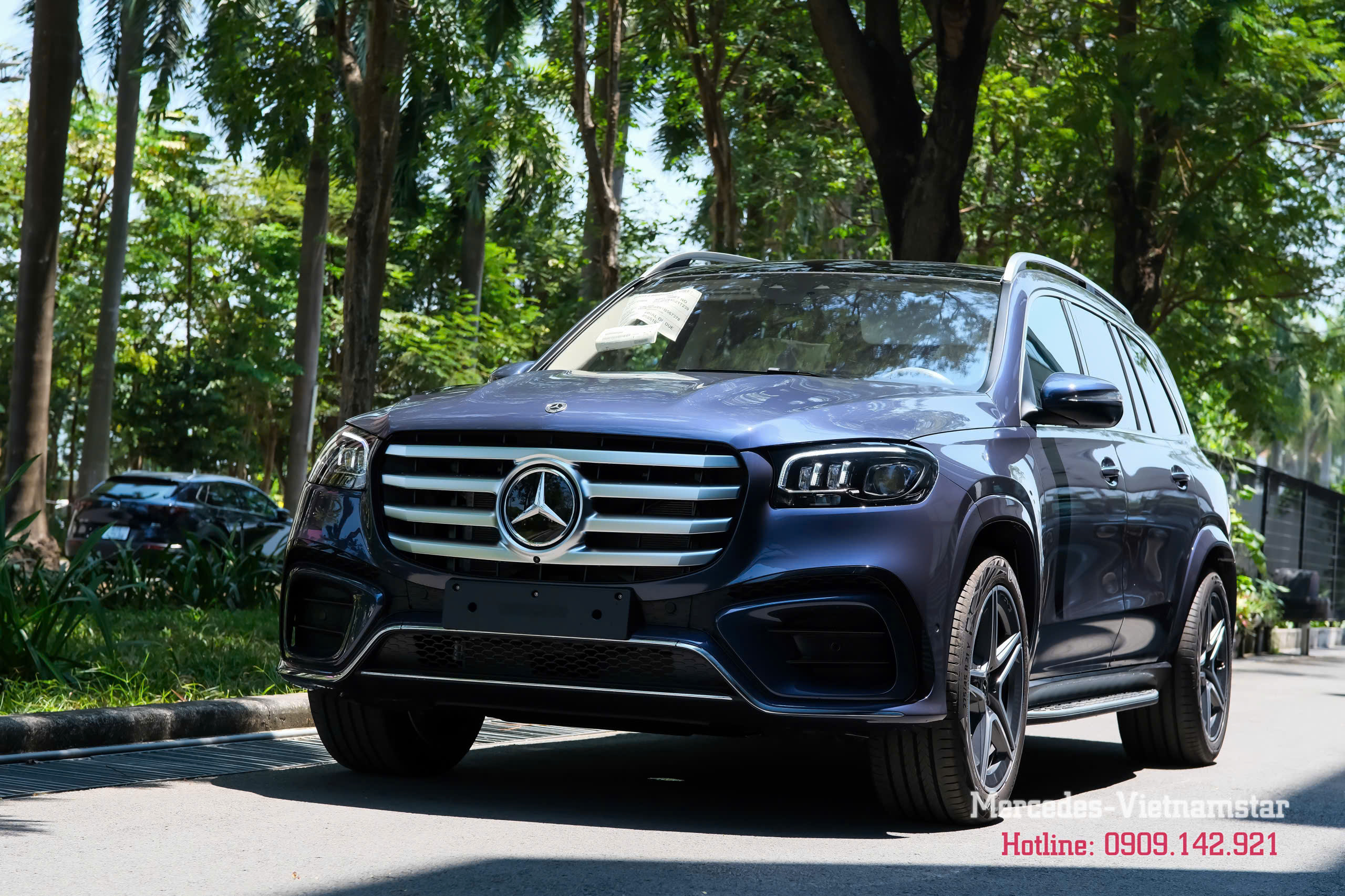 Chi tiết hốc hút gió thể thao AMG trên GLS 450 màu Xám Selenite