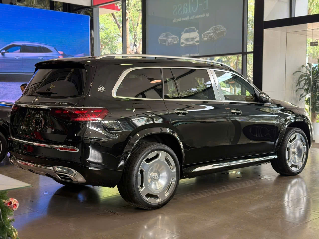 Maybach GLS 600 Mercedes Benz - mercedeshanoi.com.vn - 3