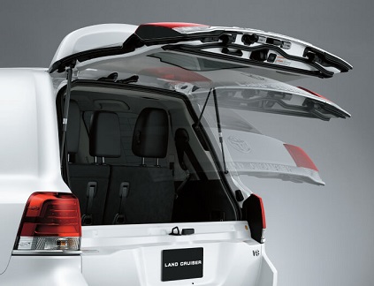 kính hậu xe toyota land cruiser 2021