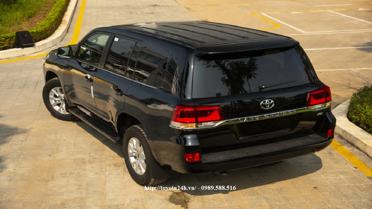 hông sau toyota land cruiser 2021 hình ảnh