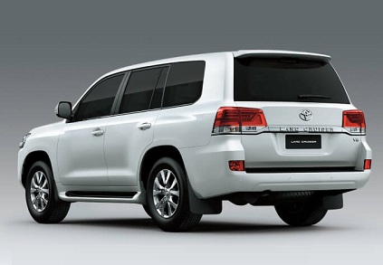 đuôi xe toyota land cruiser 2021