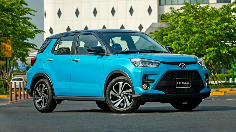 thân xe Toyota Raize 2022 màu xanh