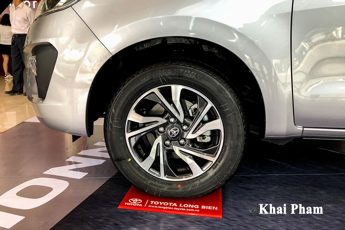 Giá lăn bánh xe Toyota Innova 2020 mới nâng cấp tại Việt Nam a3