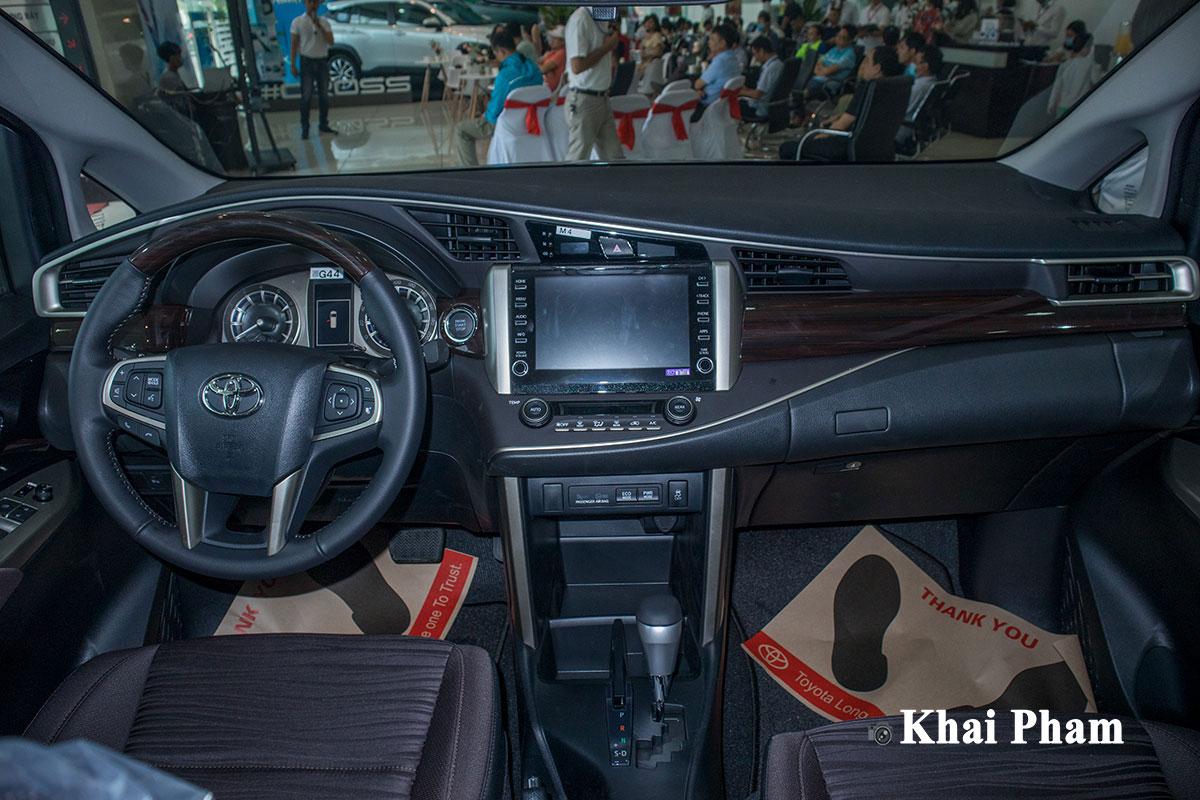 Giá lăn bánh xe Toyota Innova 2020 mới nâng cấp tại Việt Nam a5