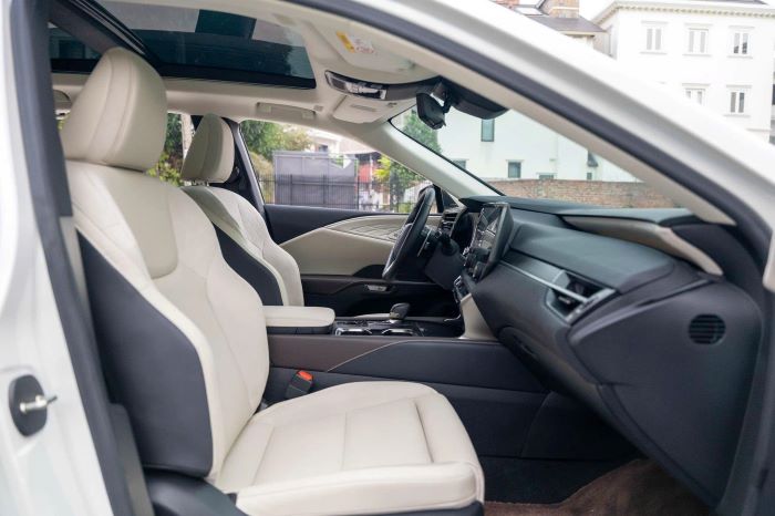 Màu nội thất Solis White trên Lexus RX 350h Premium 