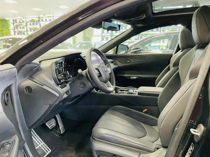 Nội thất màu Black trên Lexus RX 350h Premium