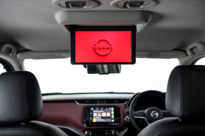 Màn hình giải trí phía sau trên Nissan Terra VL