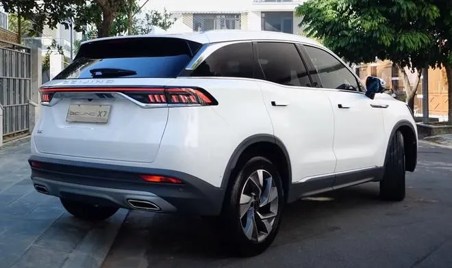 BAIC Beijing X7 2025: Thông số, Giá lăn bánh & Mua trả góp