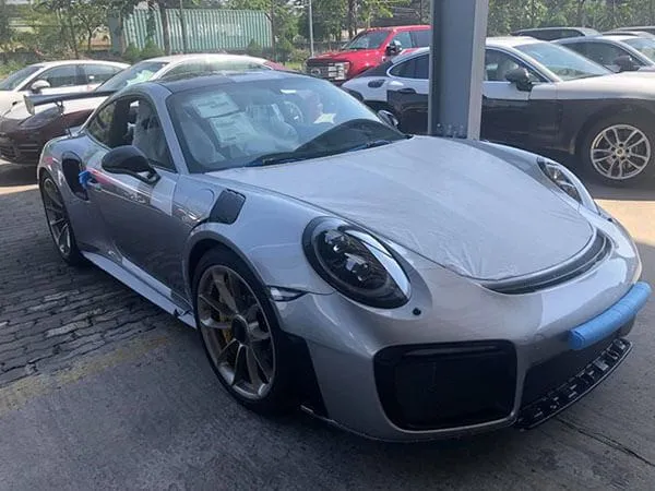 Porsche 911 GT2 RS