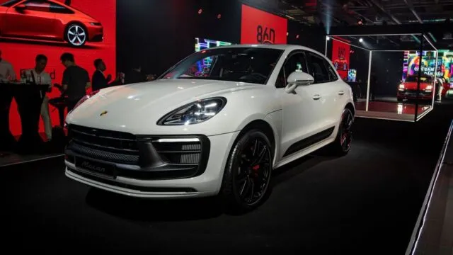 Porsche Macan 2026 khuyến mãi T4/2026: Giá lăn bánh, thông số xe, trả góp