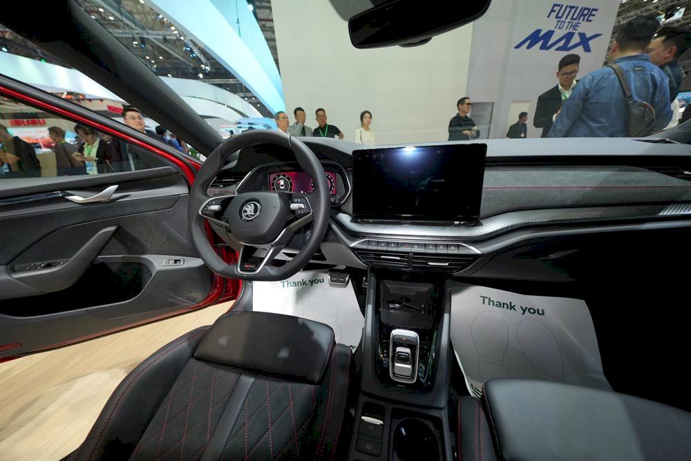 Bảng giá xe Skoda 2024: Cập nhập khuyến mãi, chi phí giá lăn bánh mới nhất