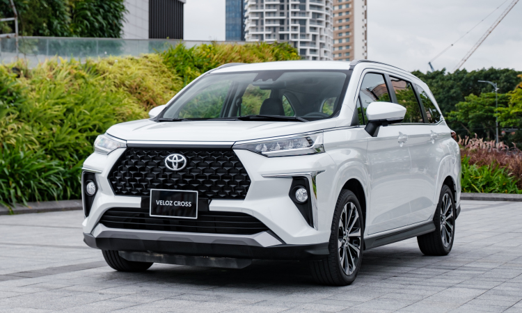 Xe 7 chỗ Toyota Veloz Cross