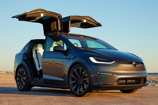 Xe Tesla