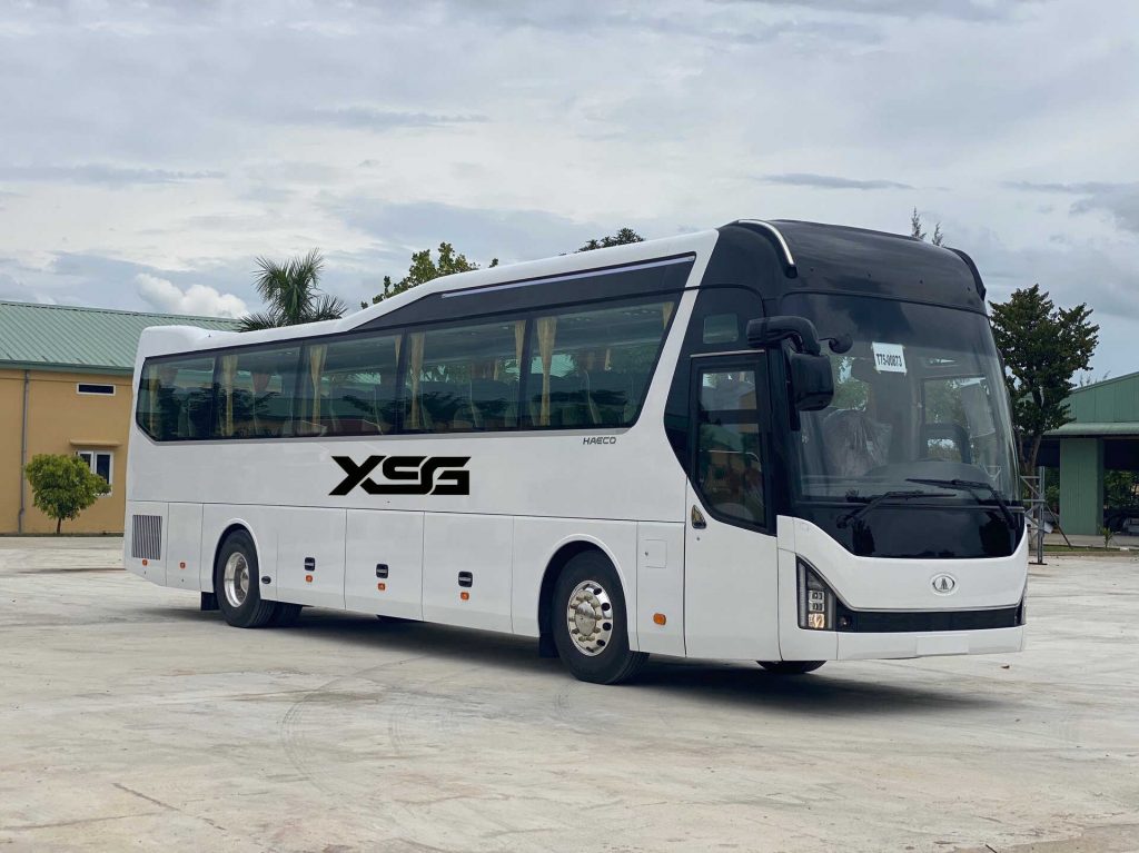 hình ảnh xe 45 chỗ universe
