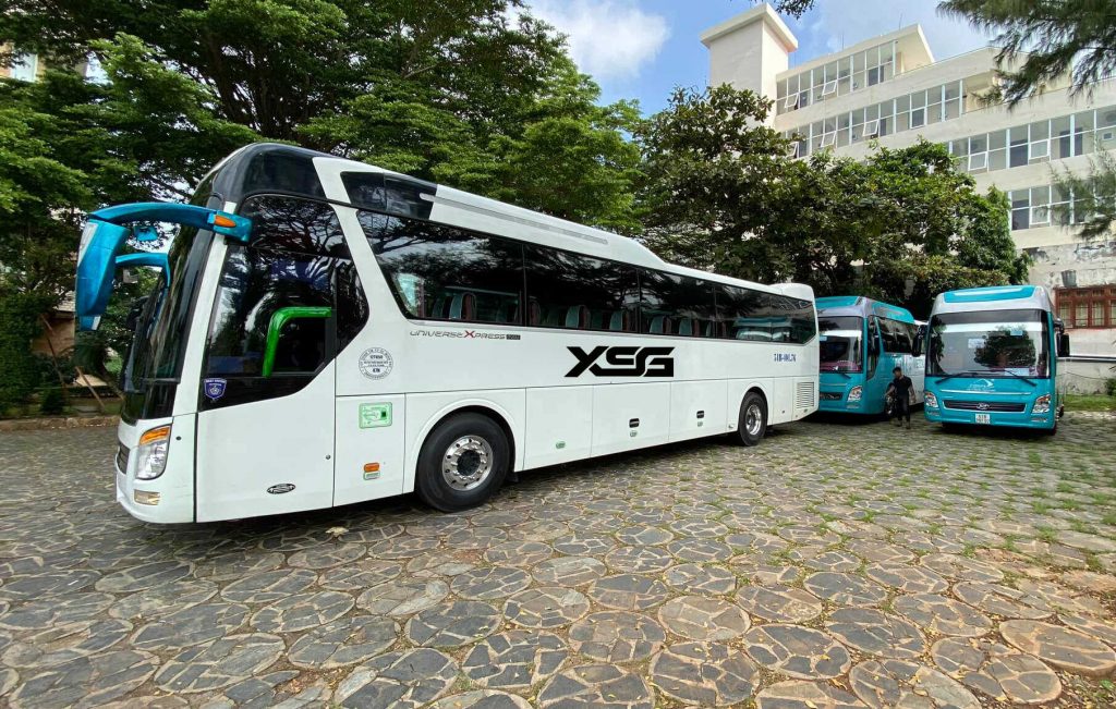 hình xe ô tô 45 chỗ
