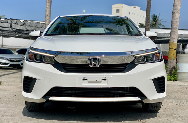 Phần đầu xe Honda City E 2022