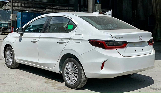 Đuôi xe Honda City E 2022
