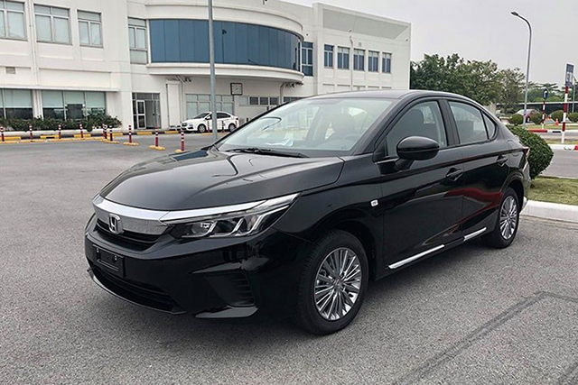 xe-mau-den-Honda-City-E-2021-2022