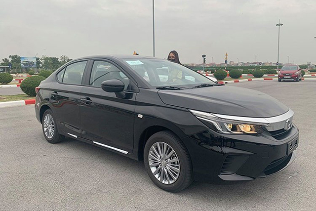 Hông xe Honda City E 2022