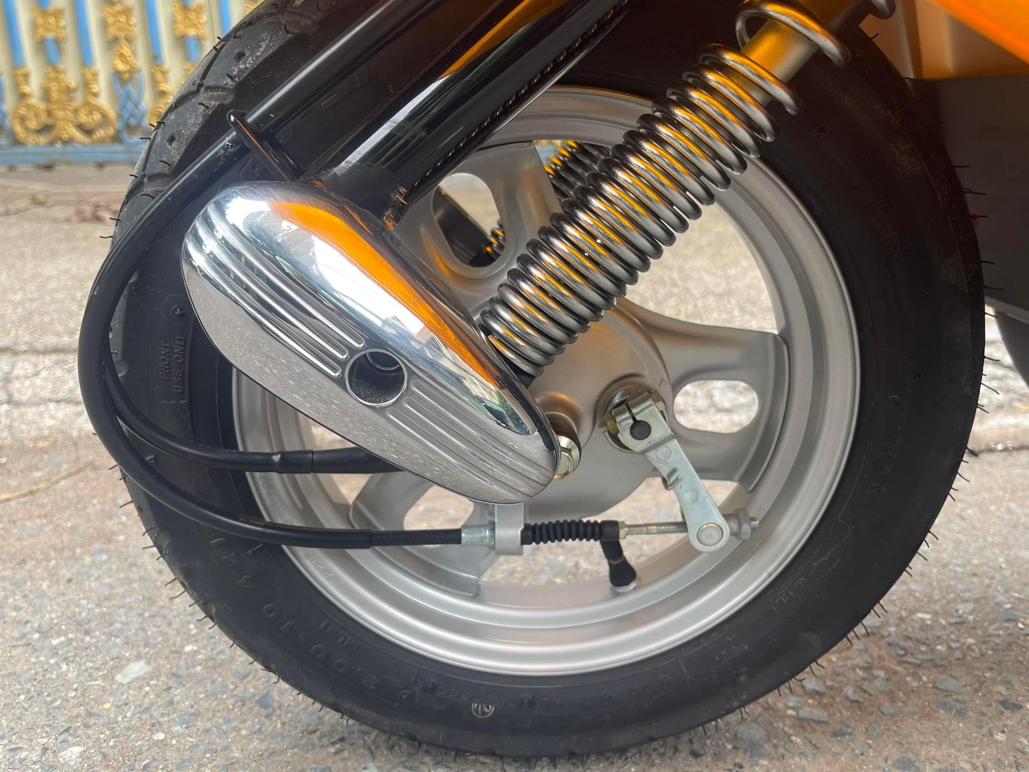 Xe 'độc' Honda Julio 50cc tại Việt Nam còn mới 100% dù đã 22 năm tuổi