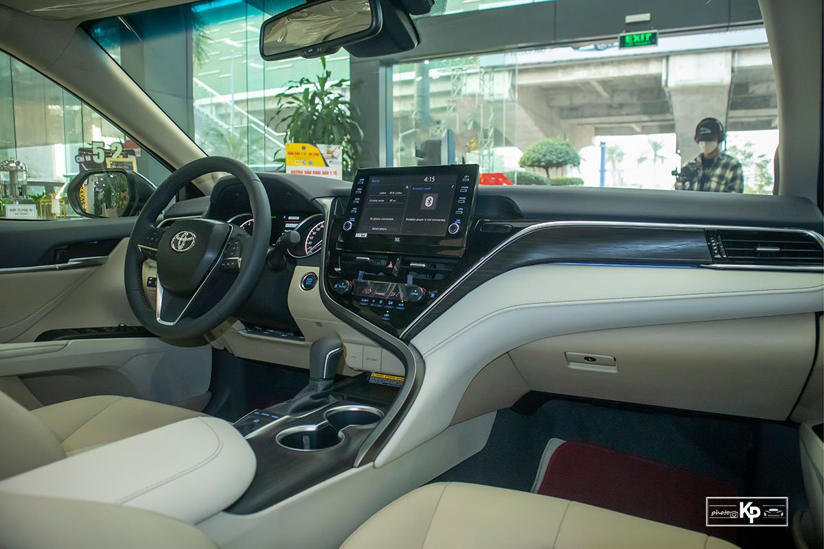 Thông số kỹ thuật Toyota Camry 2022: Nội thất.