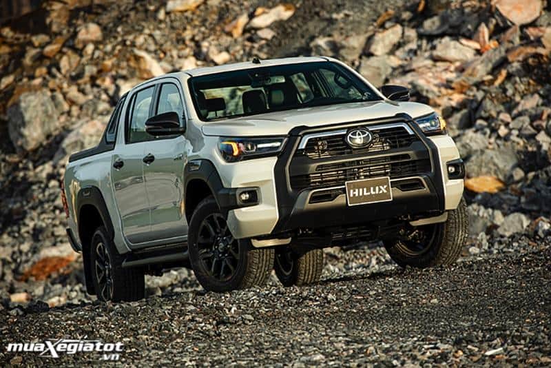 gia-xe-toyota-hilux-2020-2021-muaxegiatot-vn