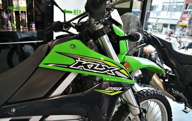 Kawasaki KLX 250: Mẫu Xe Cào Cào Đa Dụng Chinh Phục Mọi Địa Hình