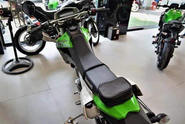 Kawasaki KLX 250: Mẫu Xe Cào Cào Đa Dụng Chinh Phục Mọi Địa Hình