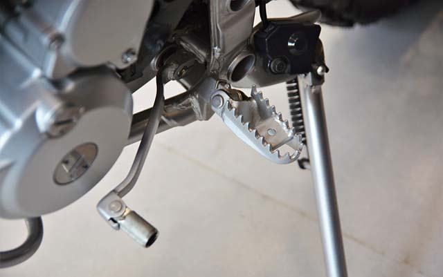 Kawasaki KLX 250: Mẫu Xe Cào Cào Đa Dụng Chinh Phục Mọi Địa Hình