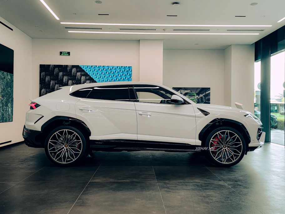 Chi tiết Lamborghini Urus SE vừa ra mắt Việt Nam: Giá 15,6 tỷ đồng