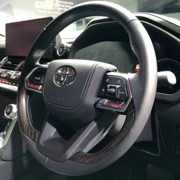 Toyota Land Cruiser máy dầu 2025: Diện mạo bắt mắt và hiện đại