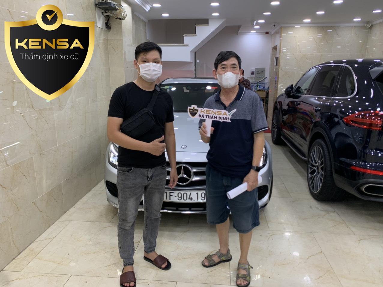 Kiểm tra xe Mercedes C300 cũ