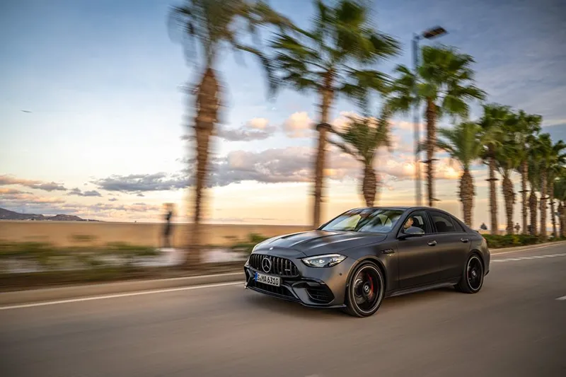 Mercedes-AMG C63 S E Performance 2024 Giá lăn bánh Ưu Đãi, Thông số kỹ thuật, Trả góp #1