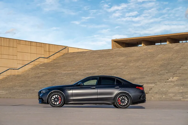 Mercedes-AMG C63 S E Performance 2024 Giá lăn bánh Ưu Đãi, Thông số kỹ thuật, Trả góp #1