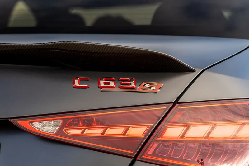 Mercedes-AMG C63 S E Performance 2024 Giá lăn bánh Ưu Đãi, Thông số kỹ thuật, Trả góp #1