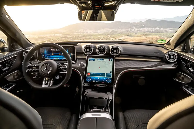 Mercedes-AMG C63 S E Performance 2024 Giá lăn bánh Ưu Đãi, Thông số kỹ thuật, Trả góp #1