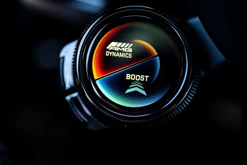 Mercedes-AMG C63 S E Performance 2024 Giá lăn bánh Ưu Đãi, Thông số kỹ thuật, Trả góp #1