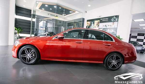 hong-xe-mercedes-e300-amg-2020-Xetot-com-4