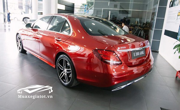 duoi-xe-mercedes-e300-amg-2020-Xetot-com-6
