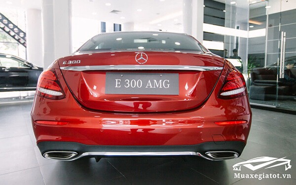 duoi-xe-mercedes-e300-amg-2020-Xetot-com-9